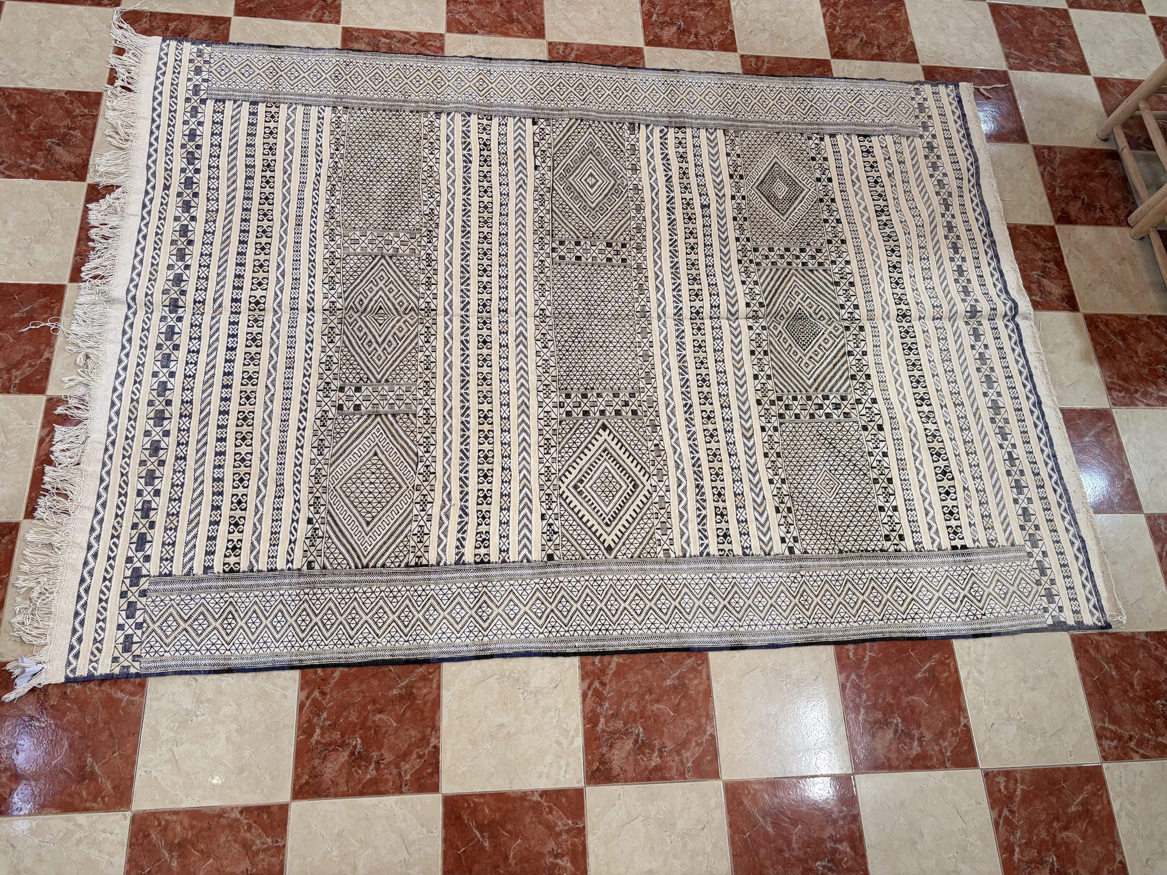 Taznakht Rug, 270 × 194 cm