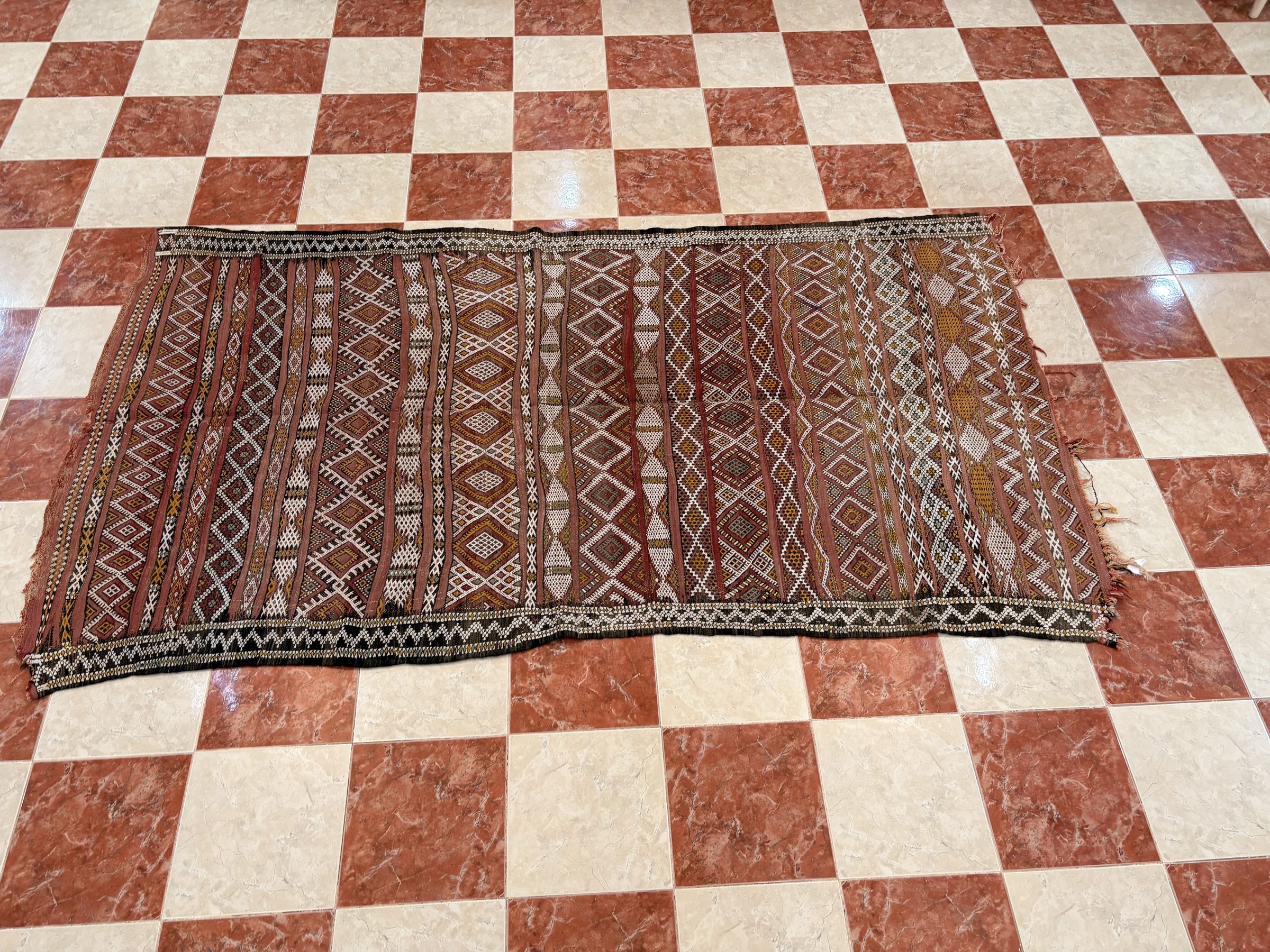 Taznakht Rug, 260 × 145 cm