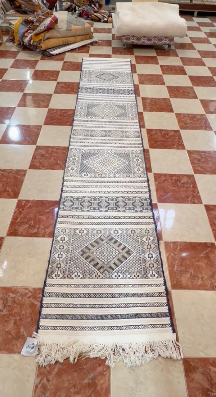 Taznakht Runner, 377 × 66 cm