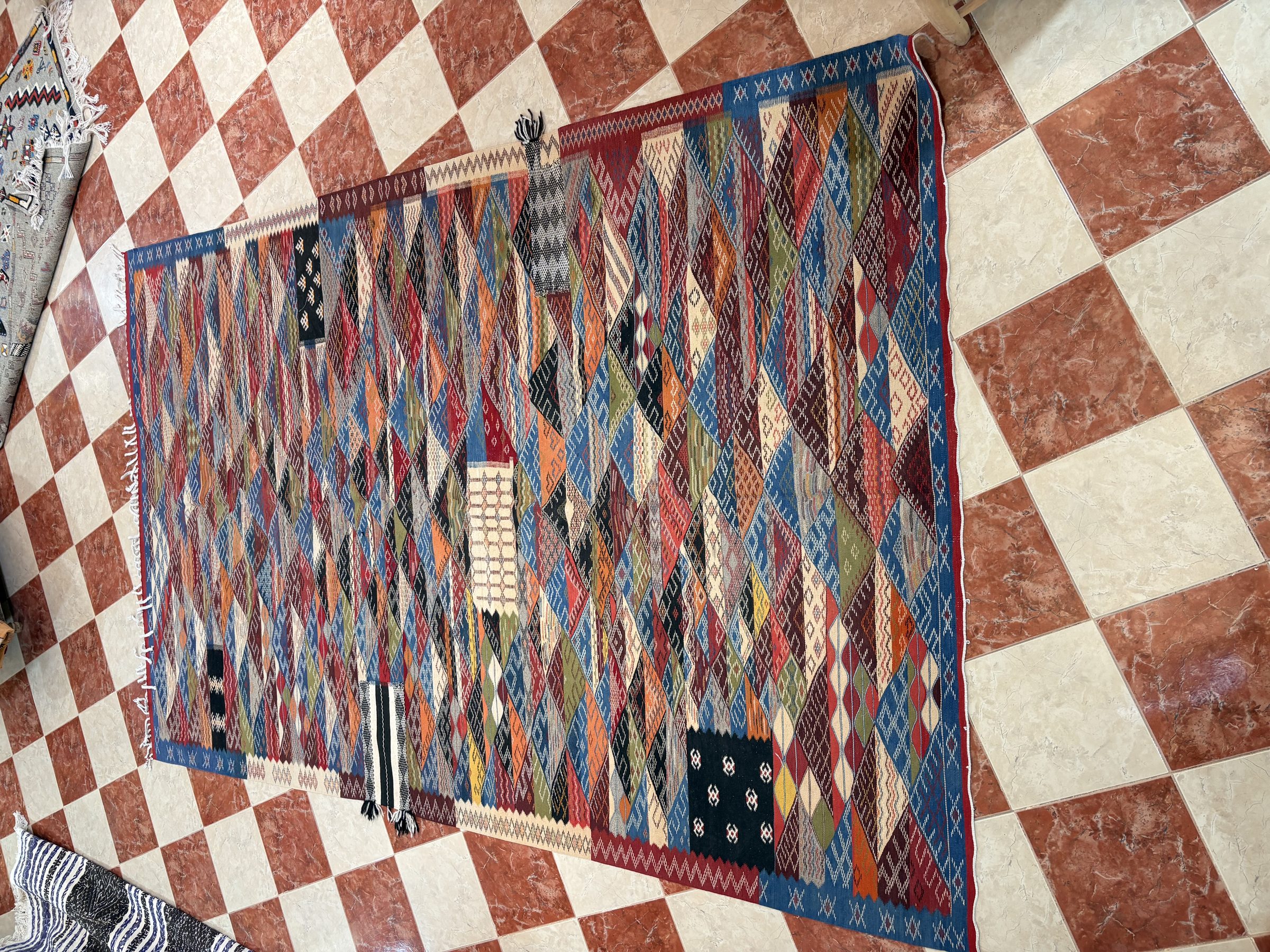 Taznakht Rug, 325 × 210 cm
